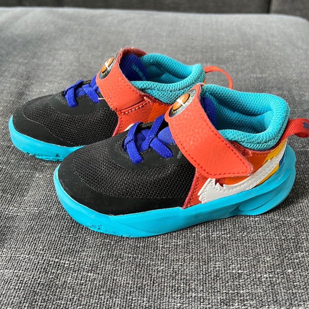 Boys Nike shoes size 7 toddler